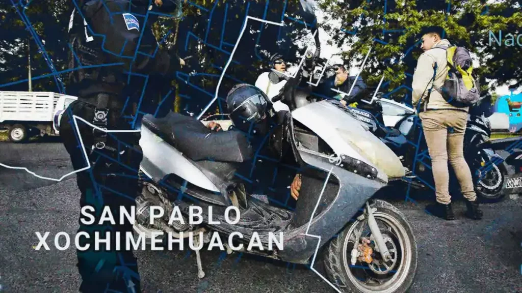 Ambulantes atacan a policías con piedras por aseguramiento de motos sin documentos en Xochimehuacan, Puebla