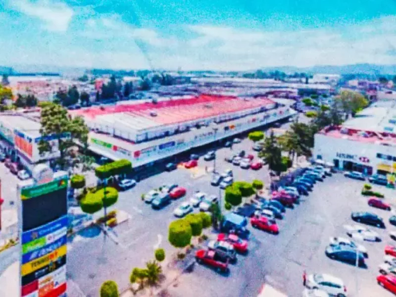 Asaltantes robaron 55 mil pesos a cuentahabiente en Plaza Loreto de Los Pinos, Puebla