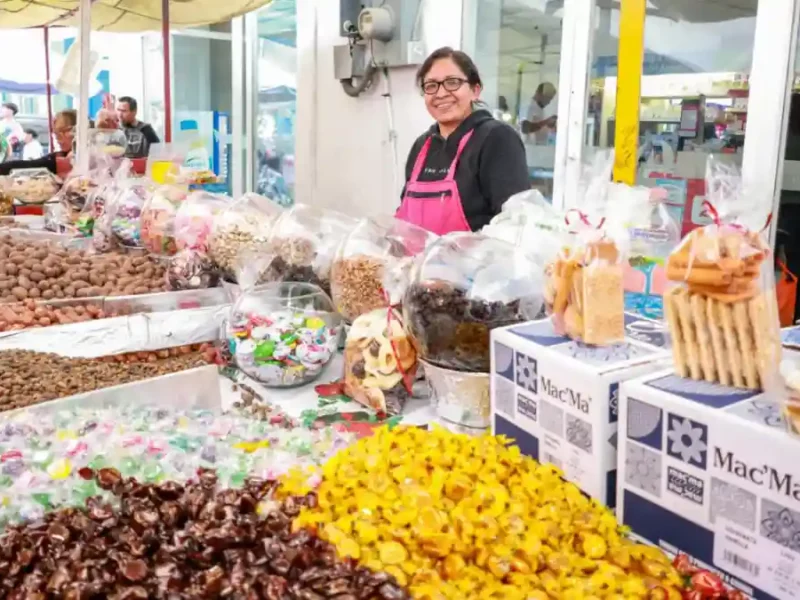 Ariadna Ayala impulsa el consumo local en Atlixco durante la temporada decembrina