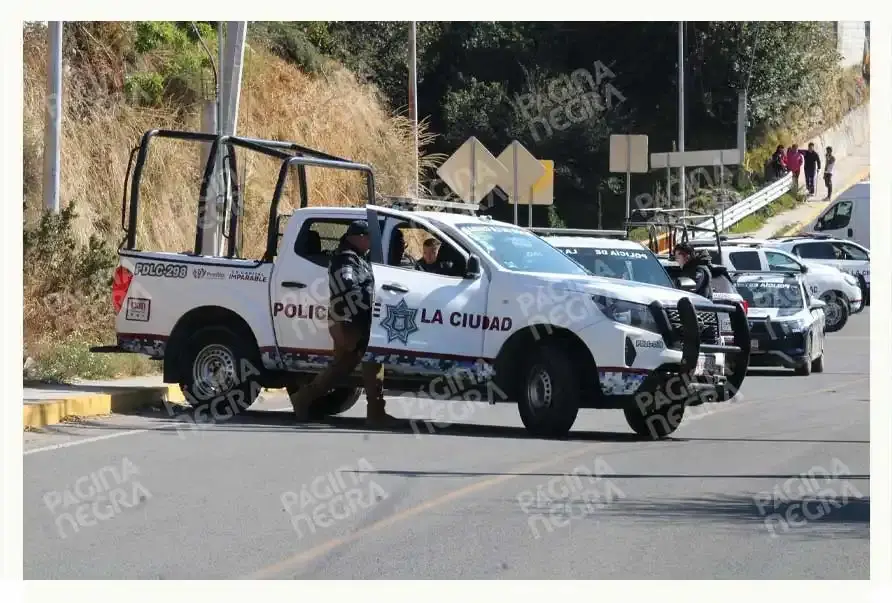 Abandonan bolsas con restos humanos en San Miguel Espejo, Puebla; hallazgo ocurrió tras sobresalir un torso