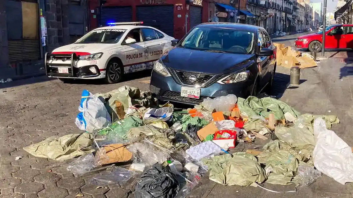 Puebla capital amaneció llena de basura tras suspensión de servicio de limpia por Año Nuevo