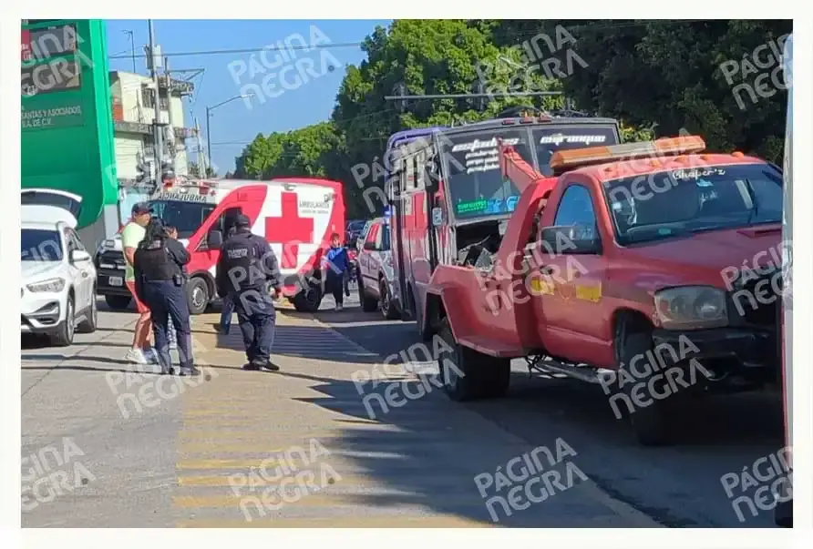 Choque entre Ruta 46 y Morados dejó diez lesionados en Puebla; chofer se pasó el alto