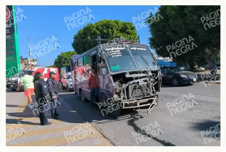 Choque entre Ruta 46 y Morados dejó diez lesionados en Puebla; chofer se pasó el alto