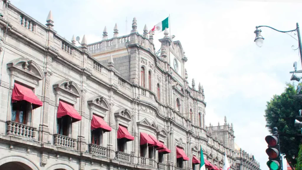 Ayuntamiento de Puebla lanza licitaciones para red digital y emergencias hasta 2027
