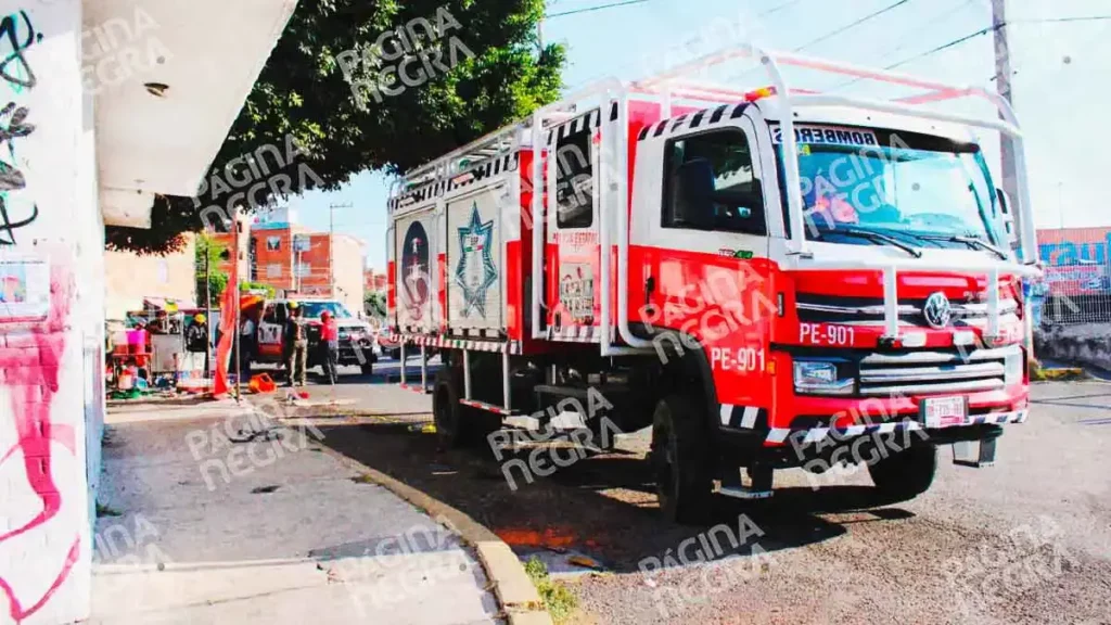 Explosión por fuga gas en puesto de birria deja 14 heridos en Puebla