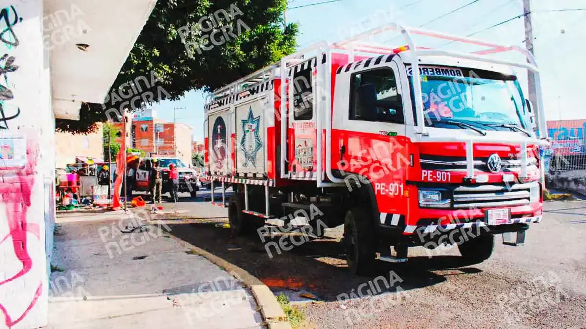 Explosión por fuga gas en puesto de birria deja 14 heridos en Puebla