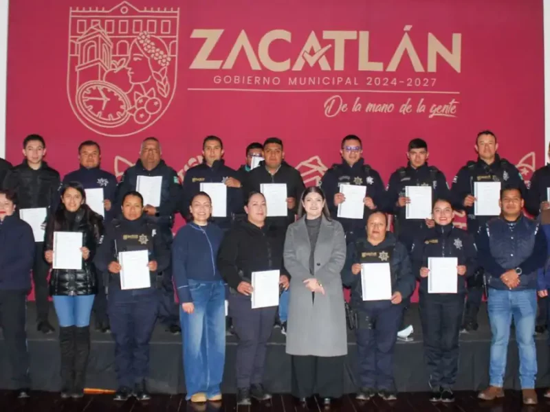 Policías y agentes de tránsito de Zacatlán, son reconocidos con estímulos por su buen desempeño