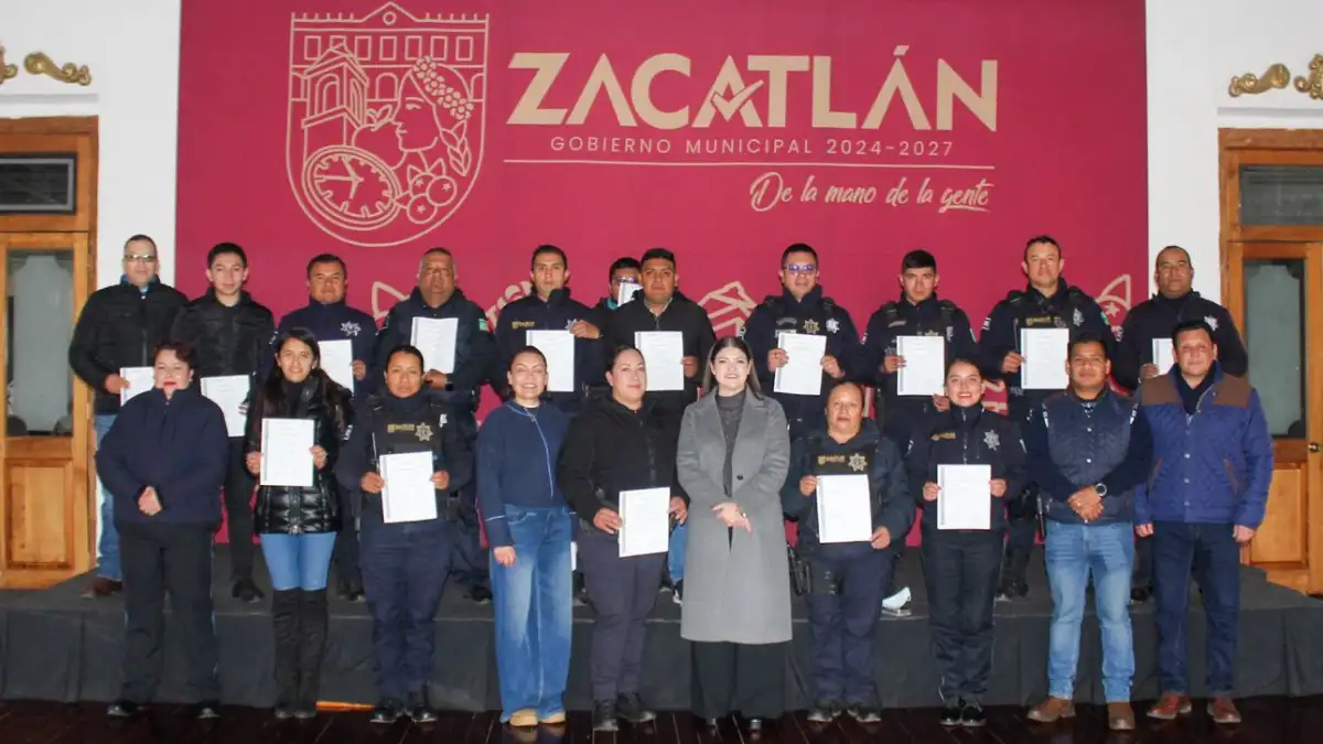 Policías y agentes de tránsito de Zacatlán, son reconocidos con estímulos por su buen desempeño