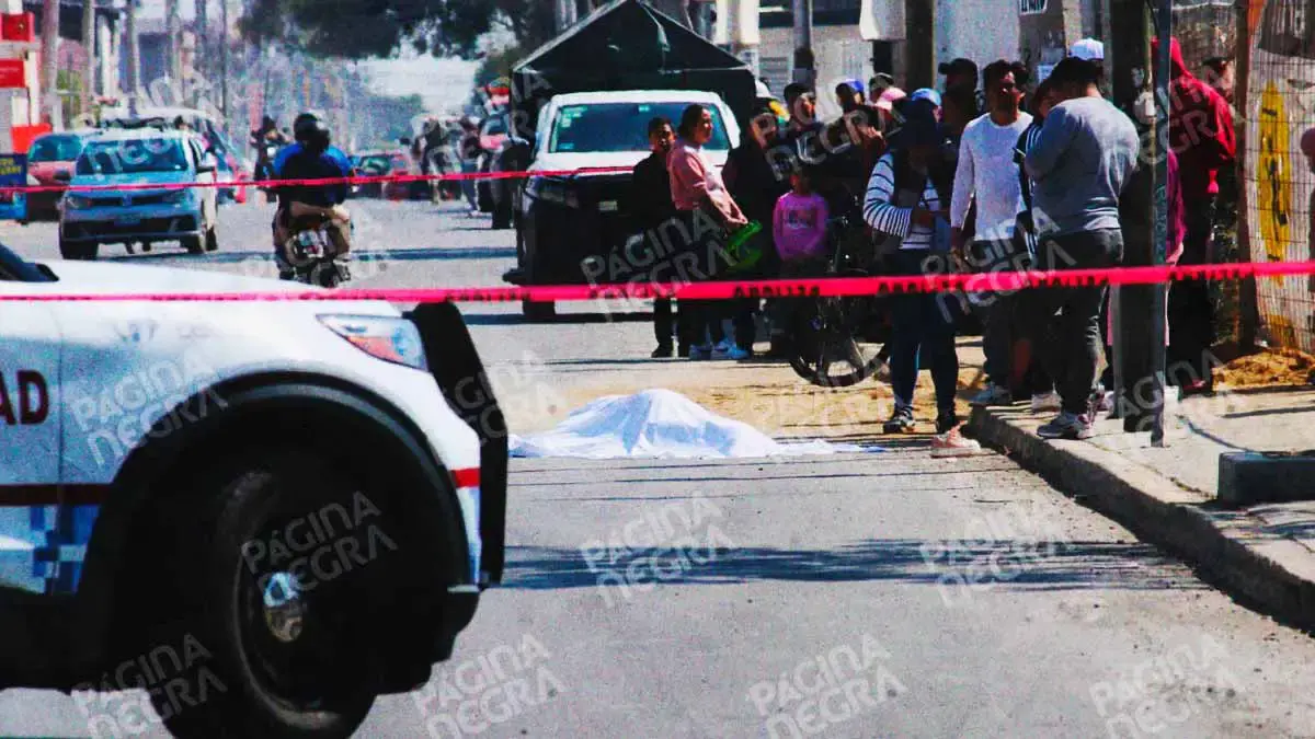 Camioneta atropella y mata a una adulta mayor en Puebla; conductor permaneció en la escena