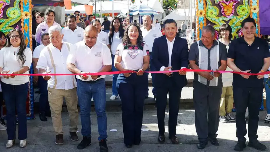 Lupita Cuautle inauguró la octava Feria de la Rosca 2026 en San Andrés Cholula
