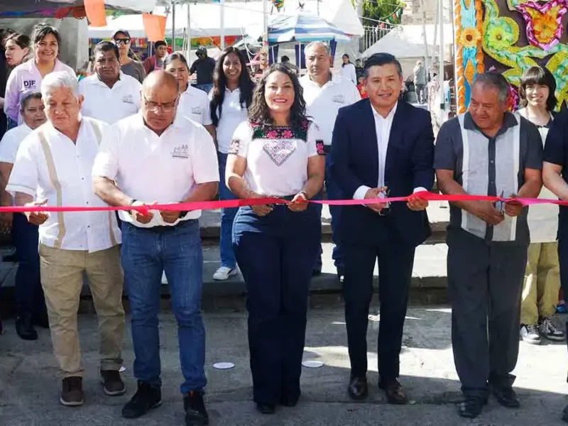 Lupita Cuautle inauguró la octava Feria de la Rosca 2026 en San Andrés Cholula