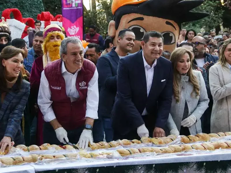 Puebla impone récord Guinness con la rosca de Reyes más grande del mundo