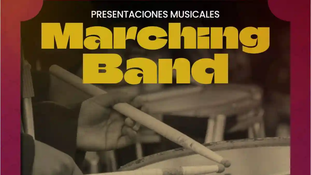 El Zócalo de Puebla vibra con la presentación de Caballeros CEUA Marching Band