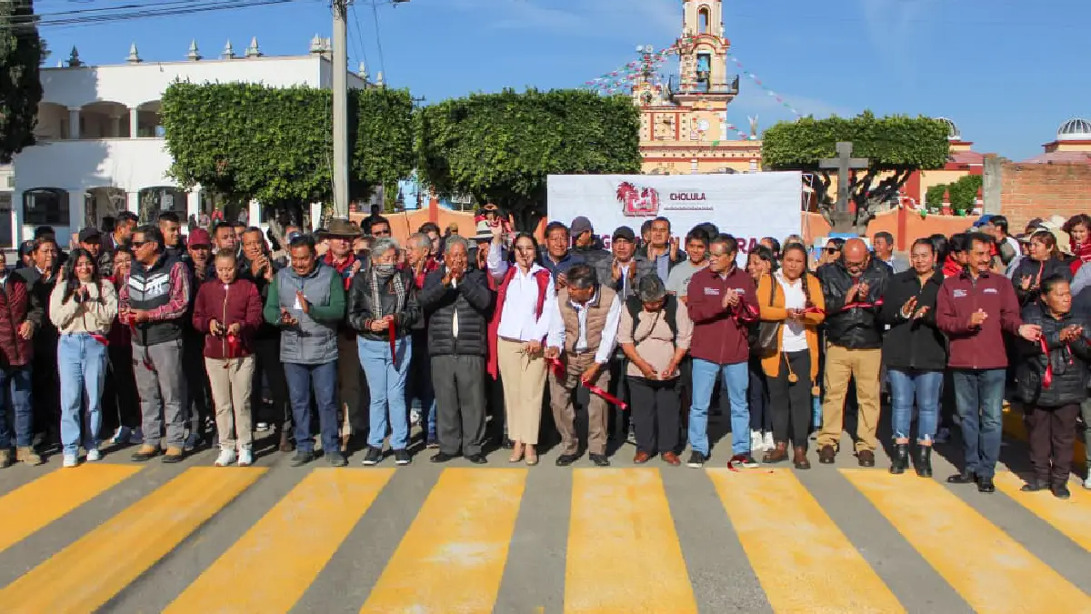 Continúa Tonantzin Fernández rehabilitando vialidades de San Pedro Cholula