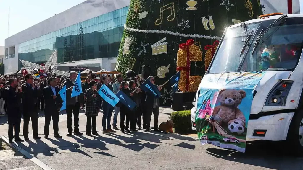 BUAP festeja Reyes Magos 2026 con 14 mil juguetes para la niñez poblana 