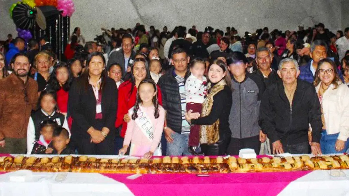 Reyes Magos llegan a Zacatlán; niñas y niños recibieron juguetes