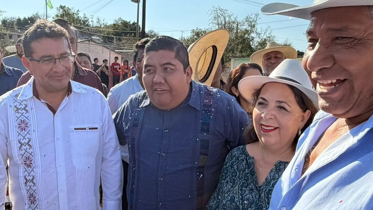 Fortalece Pavel Gaspar infraestructura local con nueva calle en Olomatlán