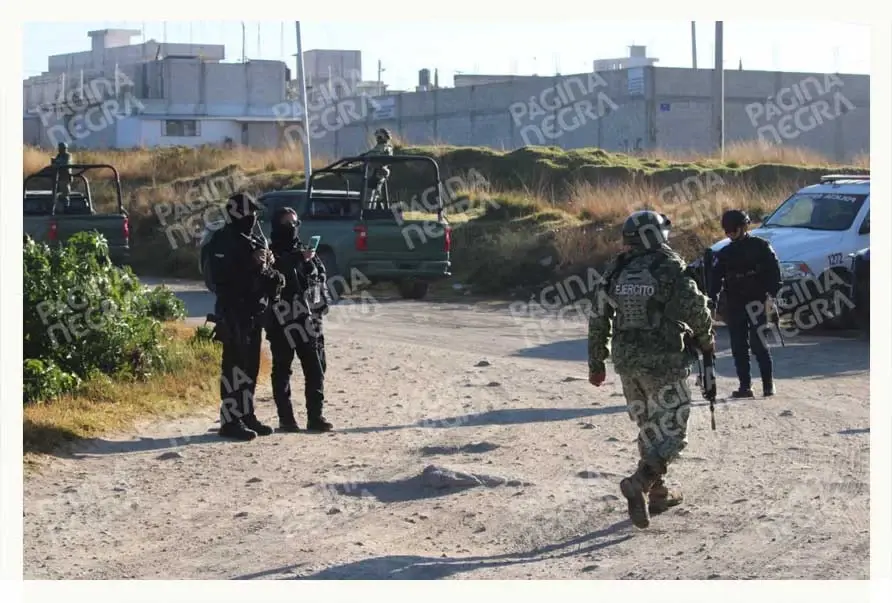 Hallan dos cuerpos atados junto a panteón en Aparicio, Puebla; delincuentes los "levantaron" mientras cenaban
