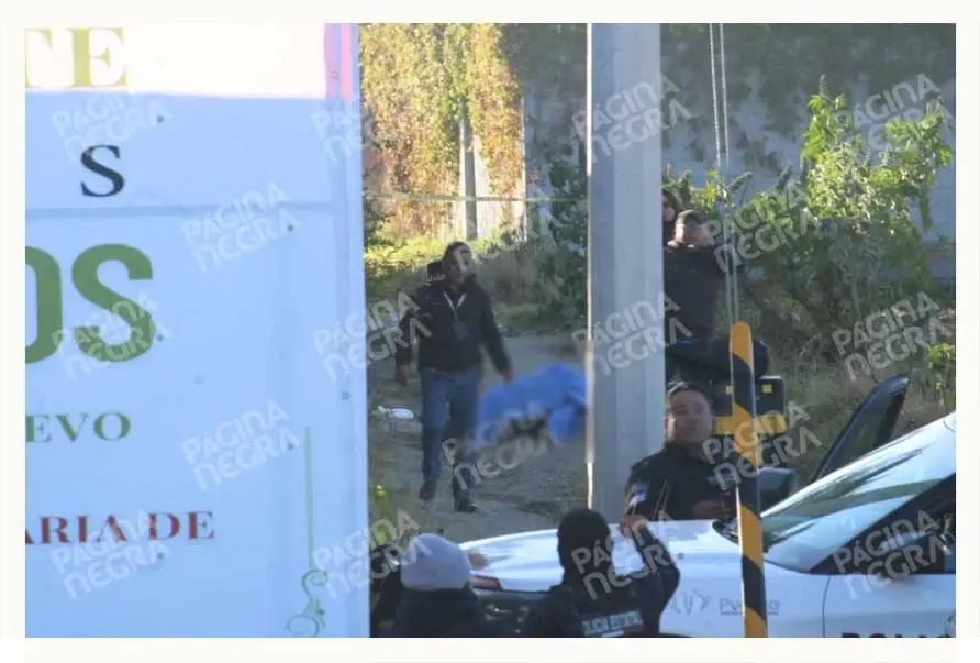 Hallan dos cuerpos atados junto a panteón en Aparicio, Puebla; delincuentes los "levantaron" mientras cenaban