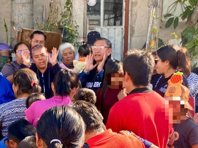 En territorio, José Luis Figueroa atiende peticiones ciudadanas