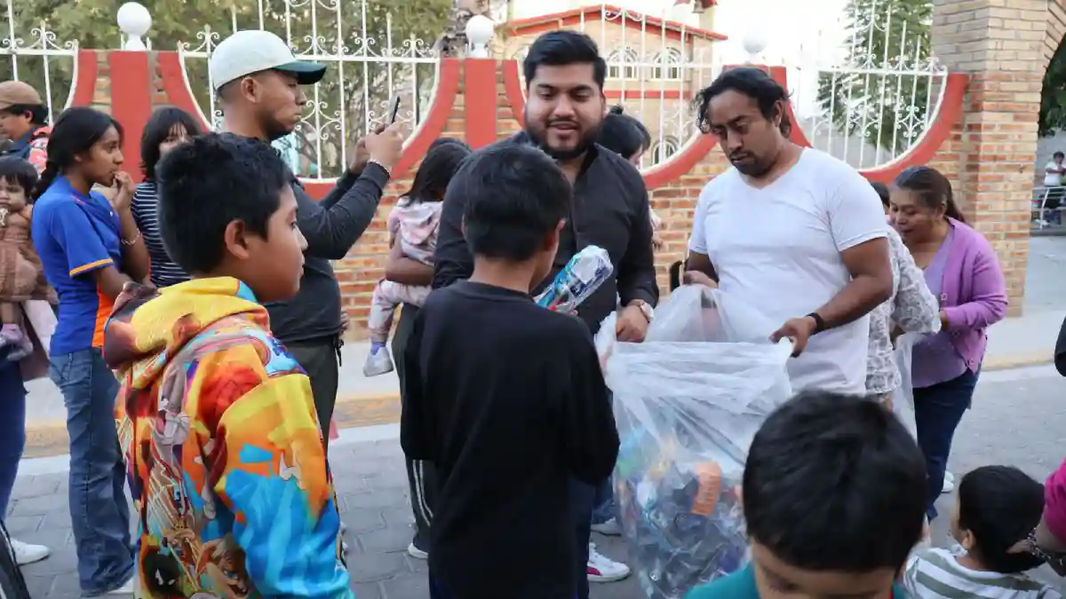 Gobierno de Tehuacán y Reyes Magos llevan alegría a más de 12 mil niñas y niños del municipio