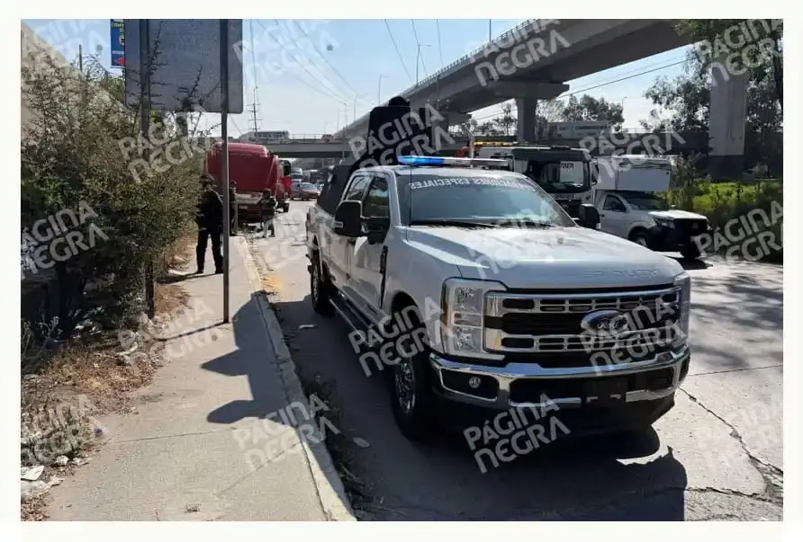 Robo de tráiler desata persecución y choque en autopista México-Puebla, policías detienen a delincuente