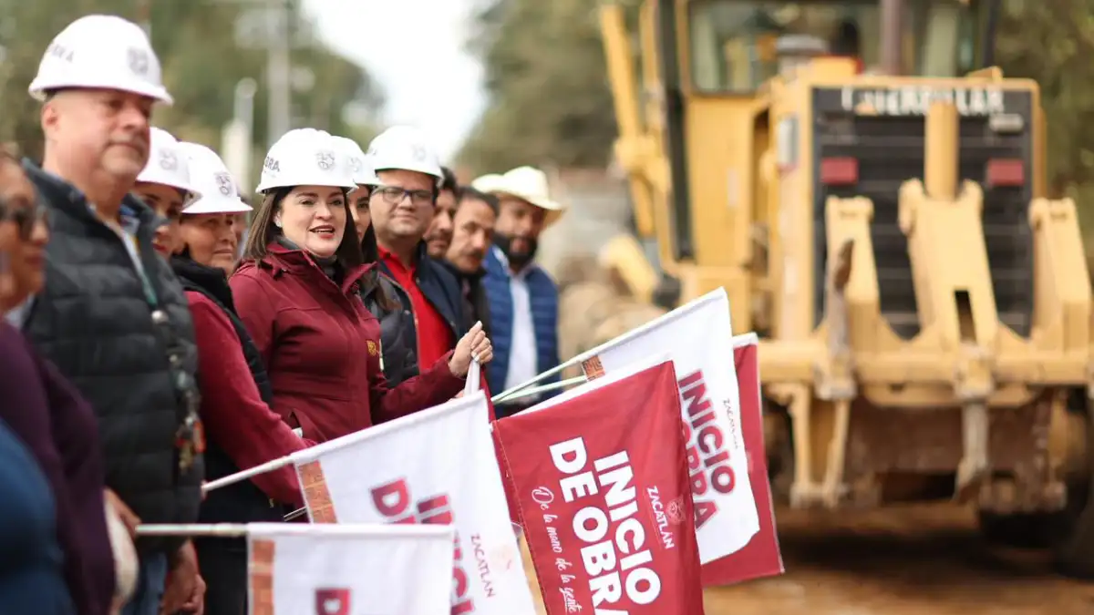Bety Sánchez inicia la primera etapa de rehabilitación de la carretera Jicolapa- Tlalixtlipa