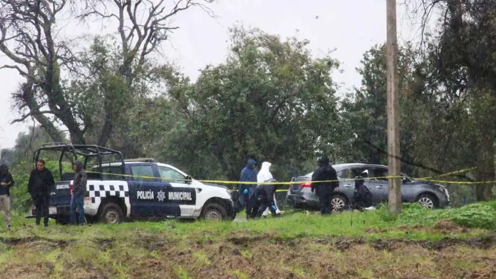 Encuentran a tres hombres muertos con huellas de violencia en terrenos de cultivo de Tepemaxalco