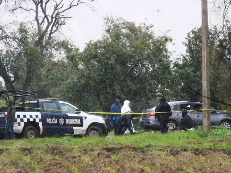 Encuentran a tres hombres muertos con huellas de violencia en terrenos de cultivo de Tepemaxalco