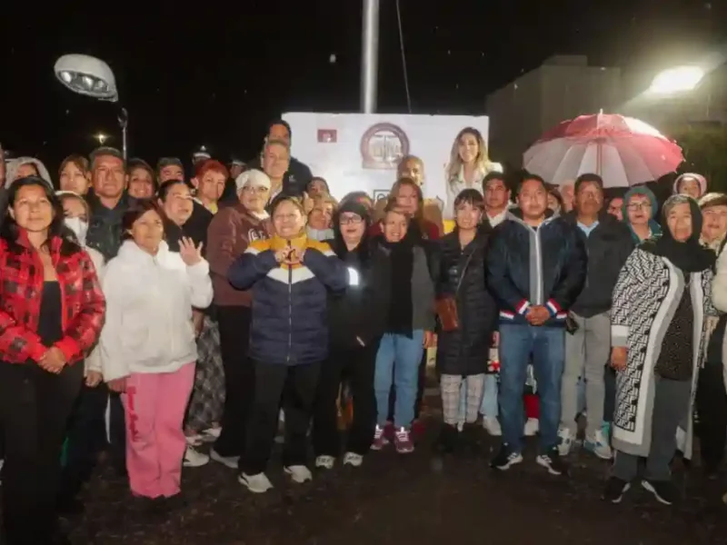 Llega Puebla Brilla a Jardines de Santa Rosa; inaugura Pepe Chedraui 201 luminarias Led