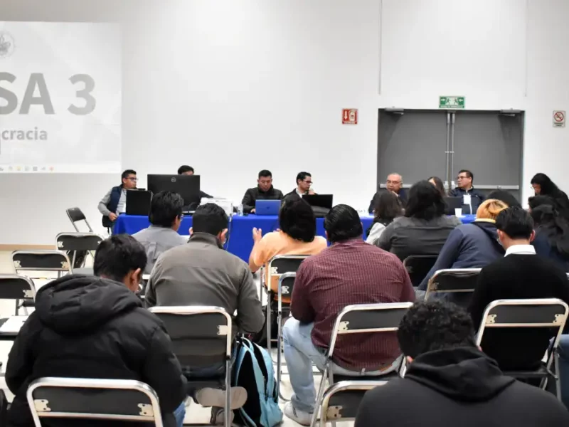 Realiza BUAP mesas de trabajo con estudiantes