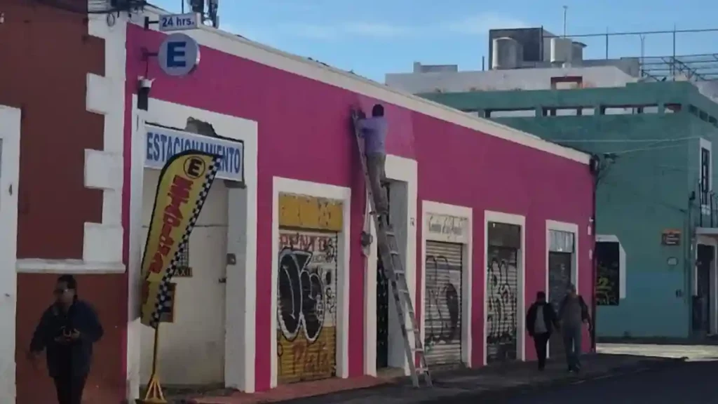 Gobierno de Pepe Chedraui invita a regularizar anuncios en el Centro Histórico