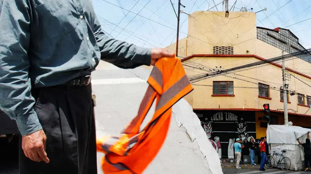 Ayuntamiento de Puebla prohíbe cobros de franeleros en Arena Puebla