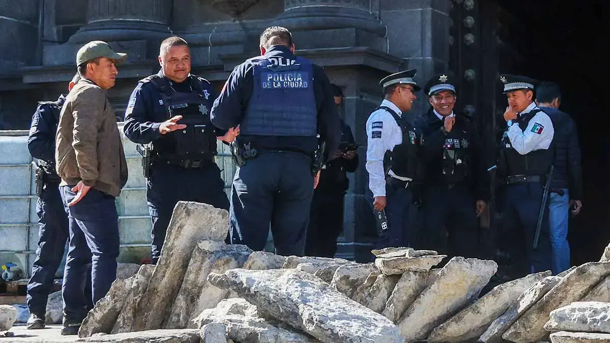 Fieles convocan oración por ataque a la Catedral de Puebla