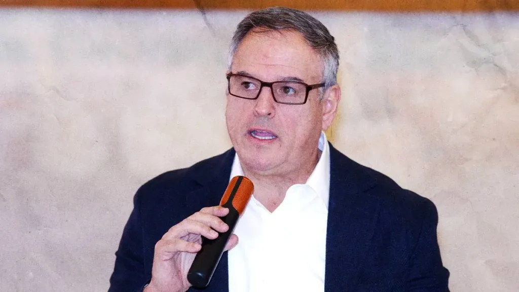 Herberto Rodríguez abandona la contienda por el CCE Puebla y denuncia mediocridad y complicidad empresarial