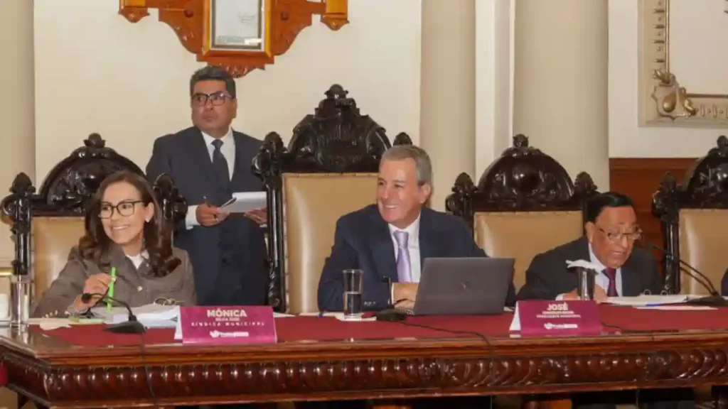 Cabildo de Puebla aprueba informes y estructura organizacional