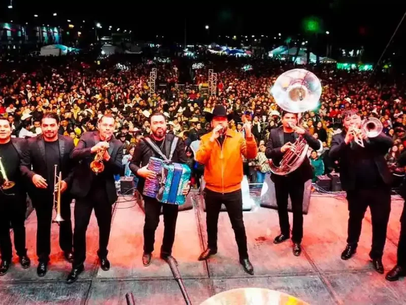 Lleno total el concierto de Fidel Rueda en “Las Mascaritas”; Huejotzingo impulsa cultura y turismo rumbo al Carnaval 2026