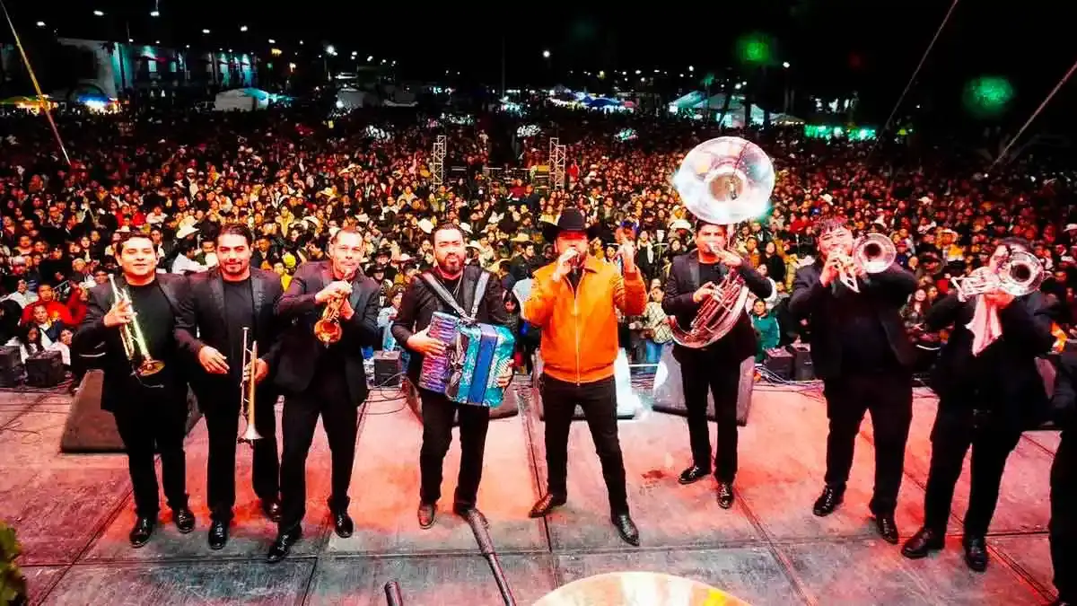 Lleno total el concierto de Fidel Rueda en “Las Mascaritas”; Huejotzingo impulsa cultura y turismo rumbo al Carnaval 2026