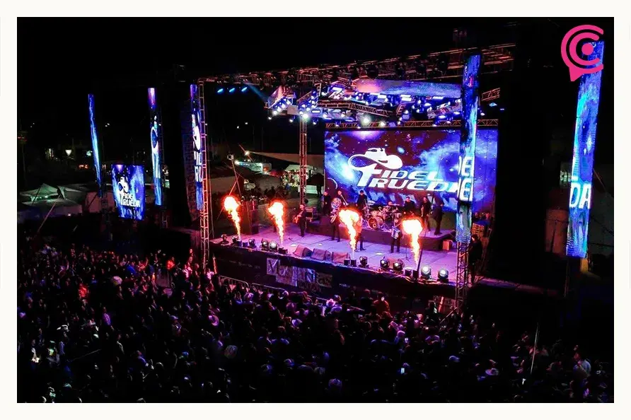 Lleno total el concierto de Fidel Rueda en “Las Mascaritas”; Huejotzingo impulsa cultura y turismo rumbo al Carnaval 2026