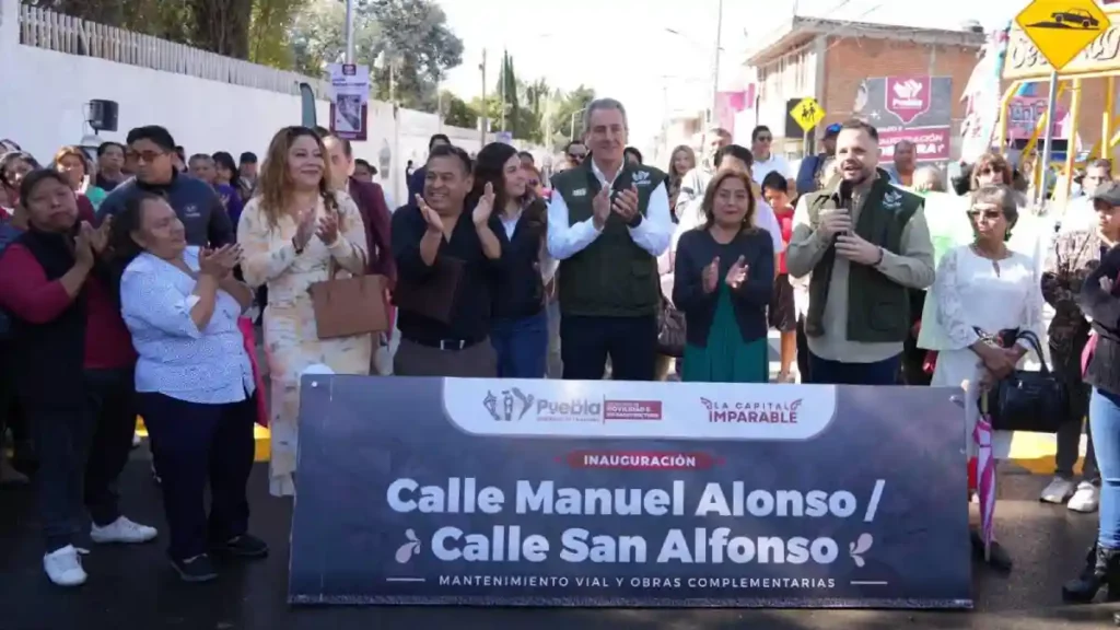 Entrega Pepe Chedraui rehabilitación vial en la colonia Santa Margarita