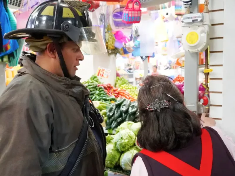Supervisó Protección Civil de Texmelucan conexiones de gas en Mercado Domingo Arenas