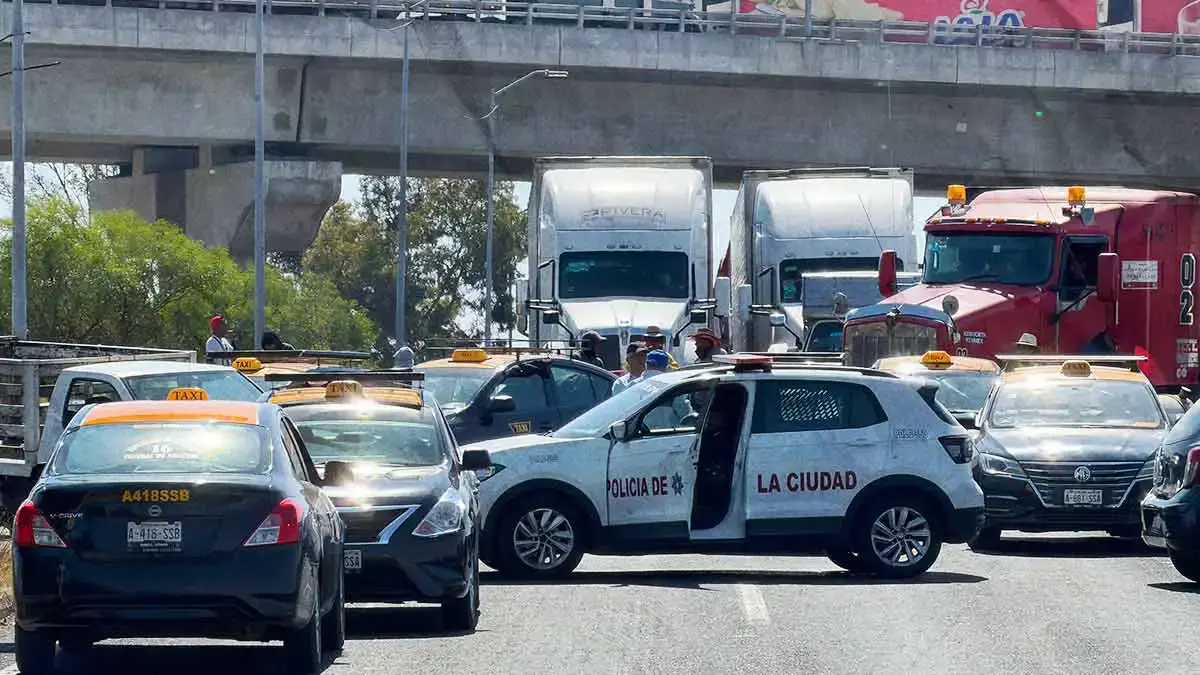 Locatarios de la Central de Abasto bloquearon Vía Corta a Santa Ana contra inseguridad