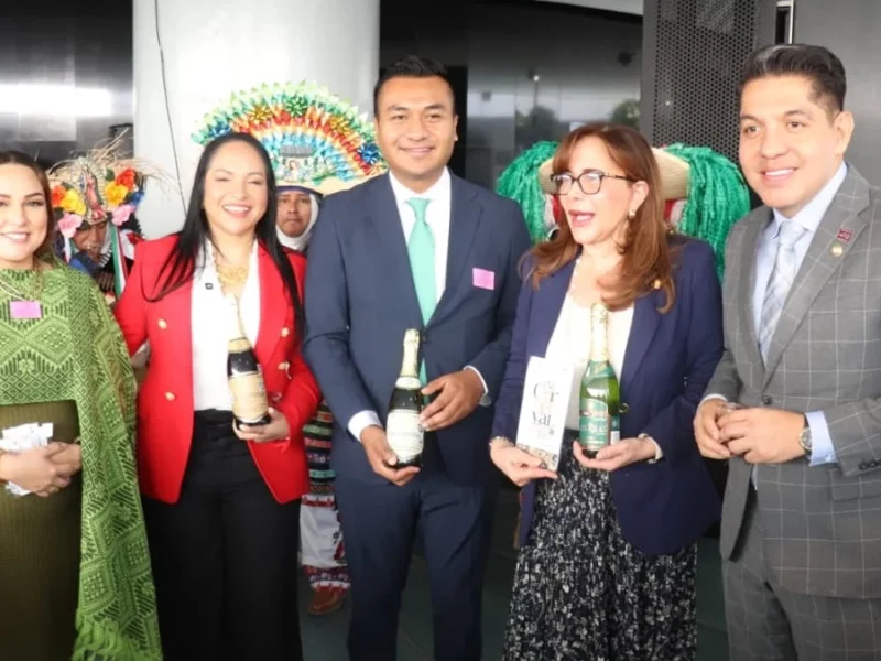 Huejotzingo hace historia: Roberto Solís y Lizeth Sánchez presentan la edición 158 del Carnaval en el Senado