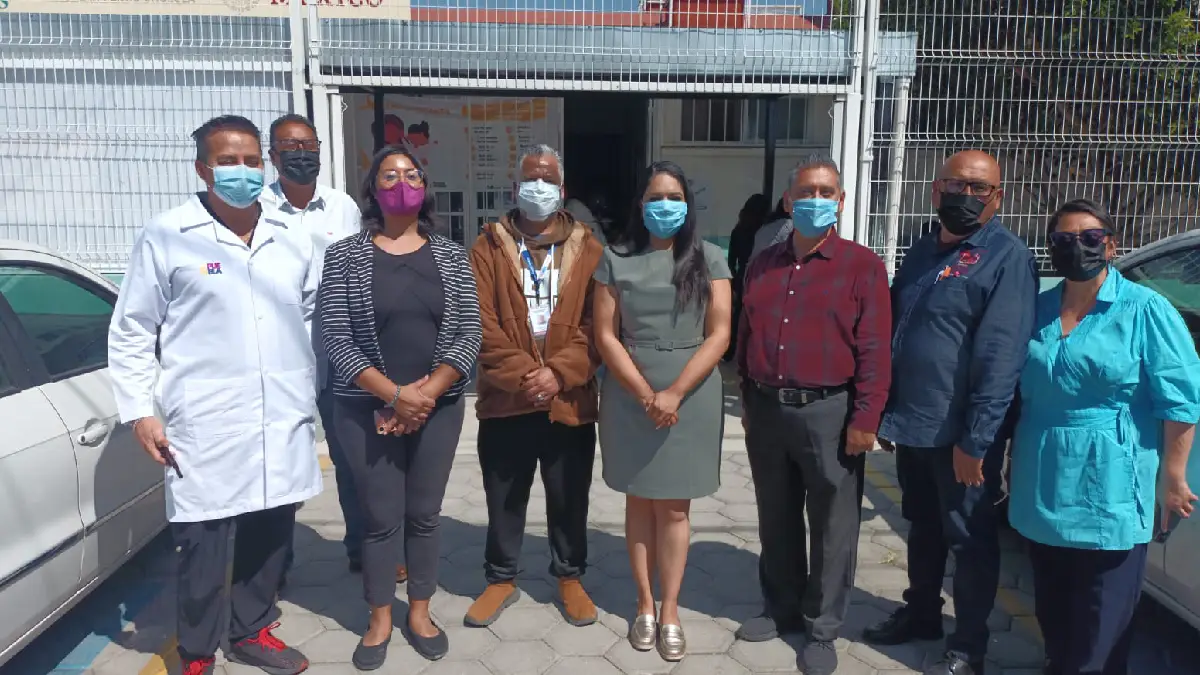 Tonantzin Fernández refuerza jornada de vacunación contra el sarampión en Santiago Momoxpan