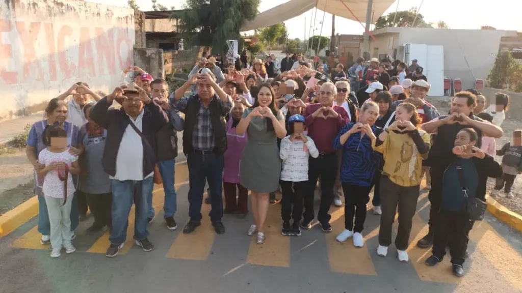 Tonantzin Fernández entrega pavimentación de la calle Lerdo de Tejada en Santa María Acuexcomac