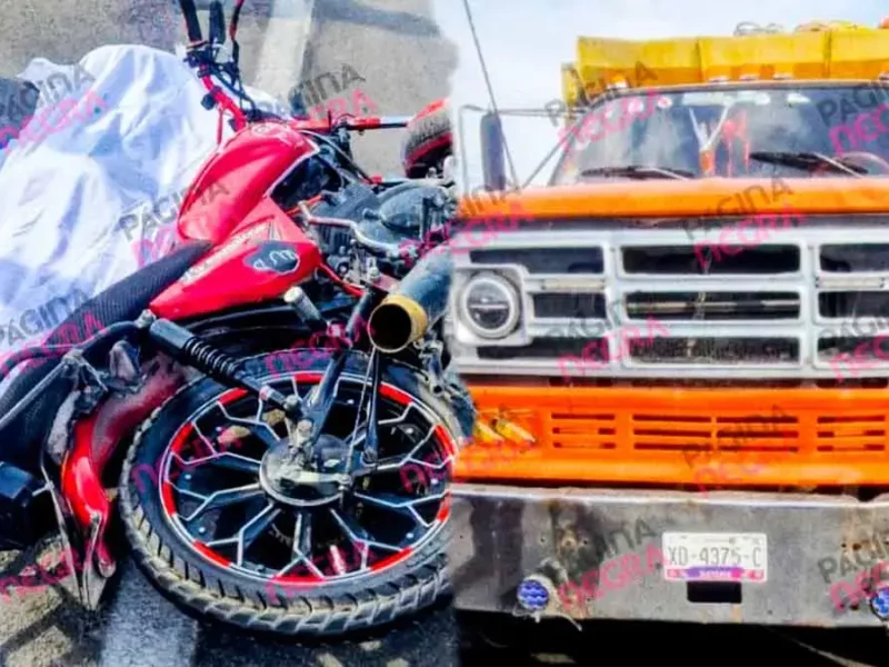 Motociclista murió tras chocar contra dos vehículos en San Francisco Totimehuacan, Puebla