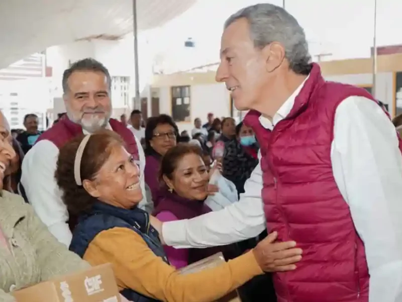 Entrega Pepe Chedraui despensas para garantizar alimentación digna en la capital