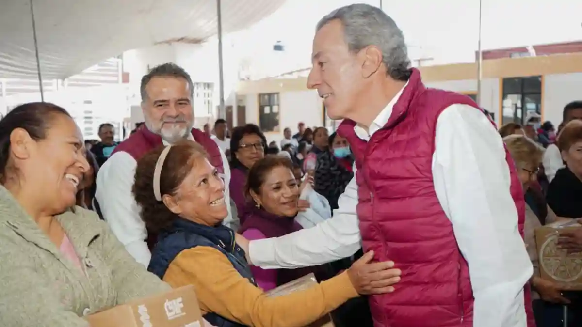 Entrega Pepe Chedraui despensas para garantizar alimentación digna en la capital