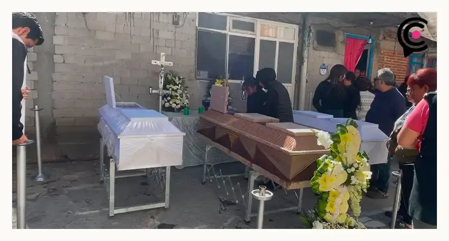 Vecinos organizan velorio de familia intoxicada en Puebla