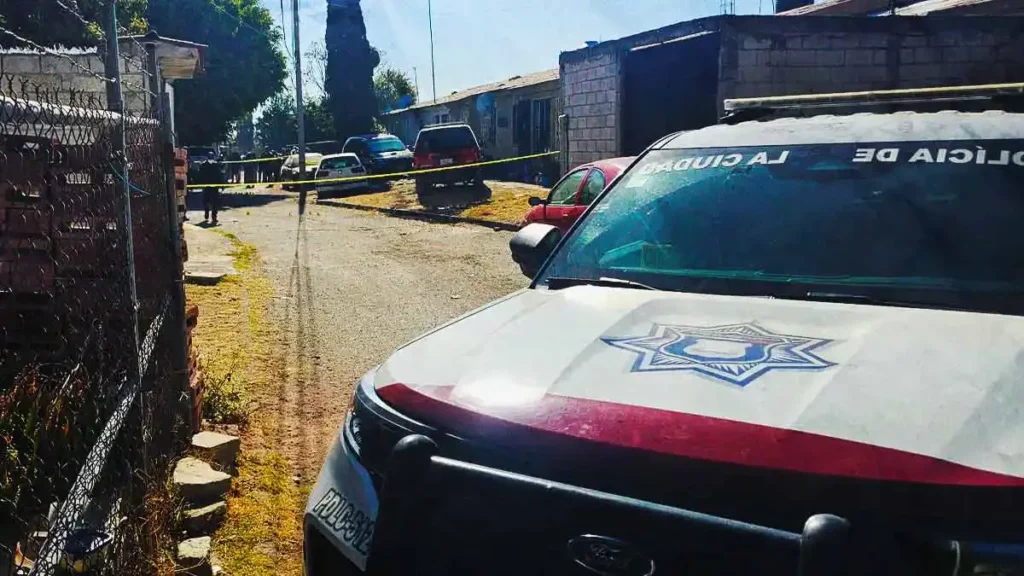 Balean e incendian varios automóviles en Geo Villas del Sur, Puebla; no hay lesionados
